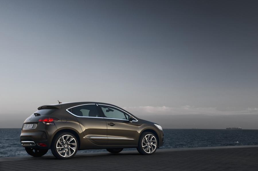  Citroen DS4 2010 года  (фото 67 из 143)